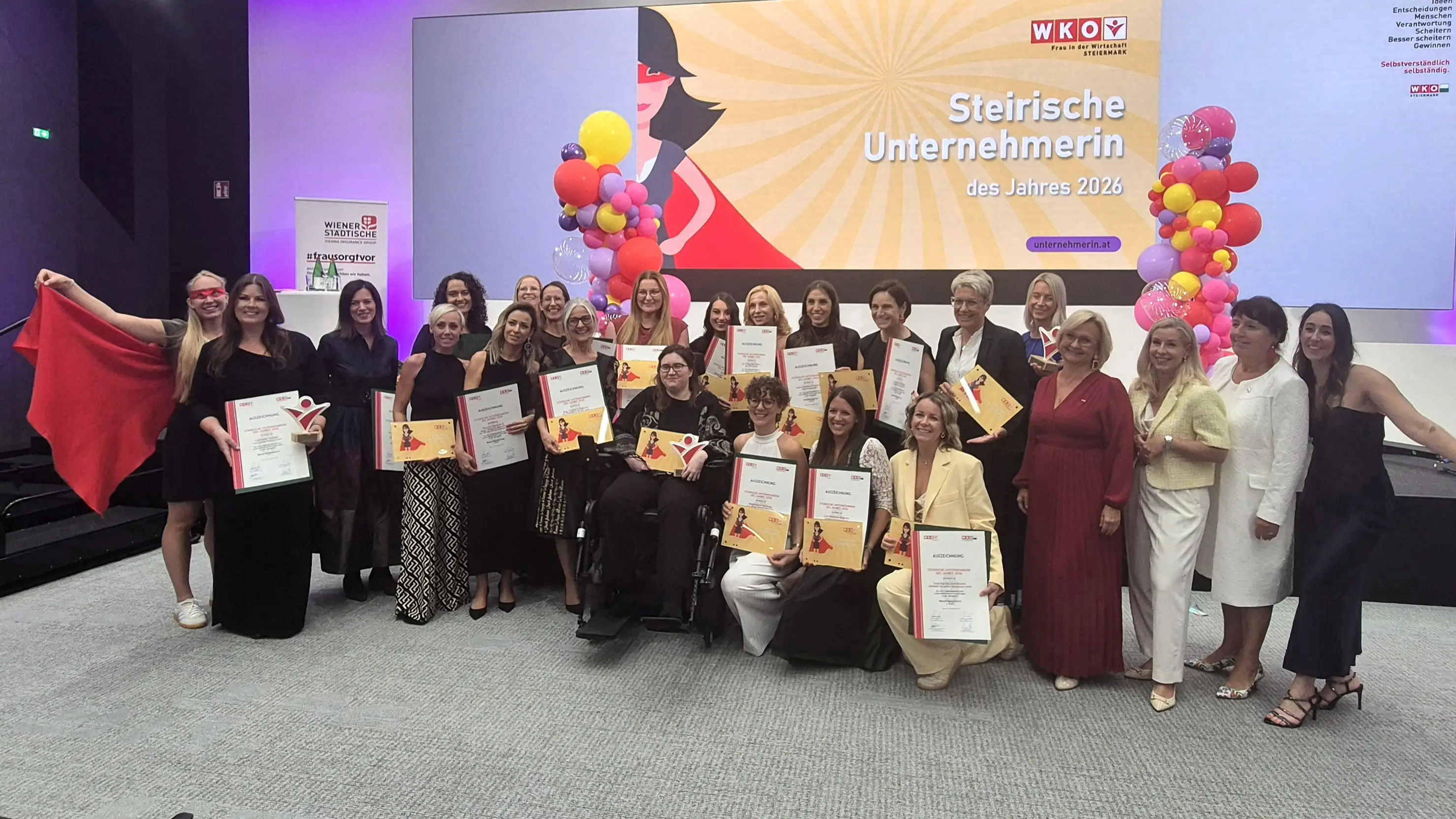 Gruppenfoto aller Preisträgerinnen der „Steirischen Unternehmerin des Jahres 2026“