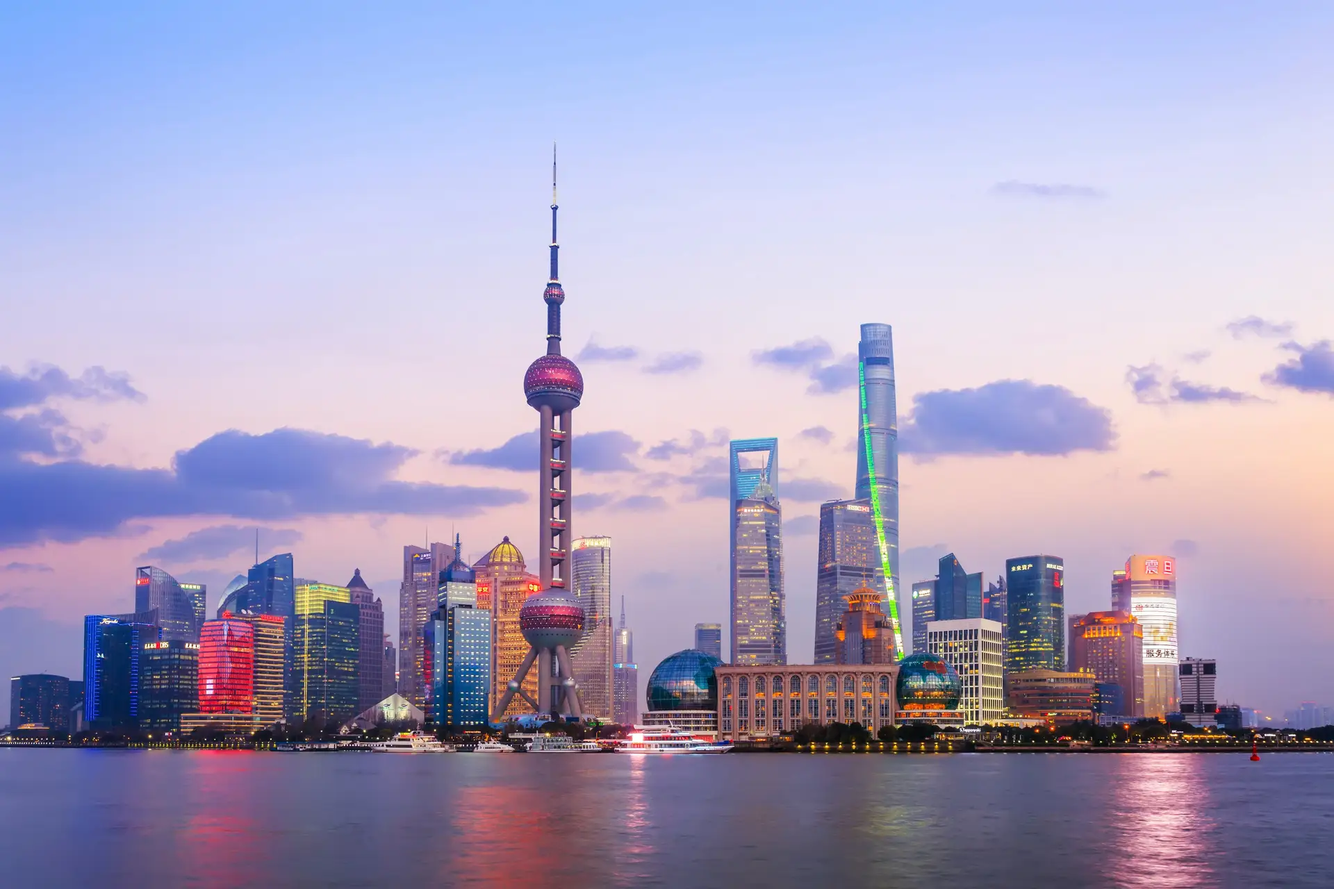 Skyline von Shanghai – Symbol für den Zielmarkt Festlandchina mit vereinfachtem Chinesisch