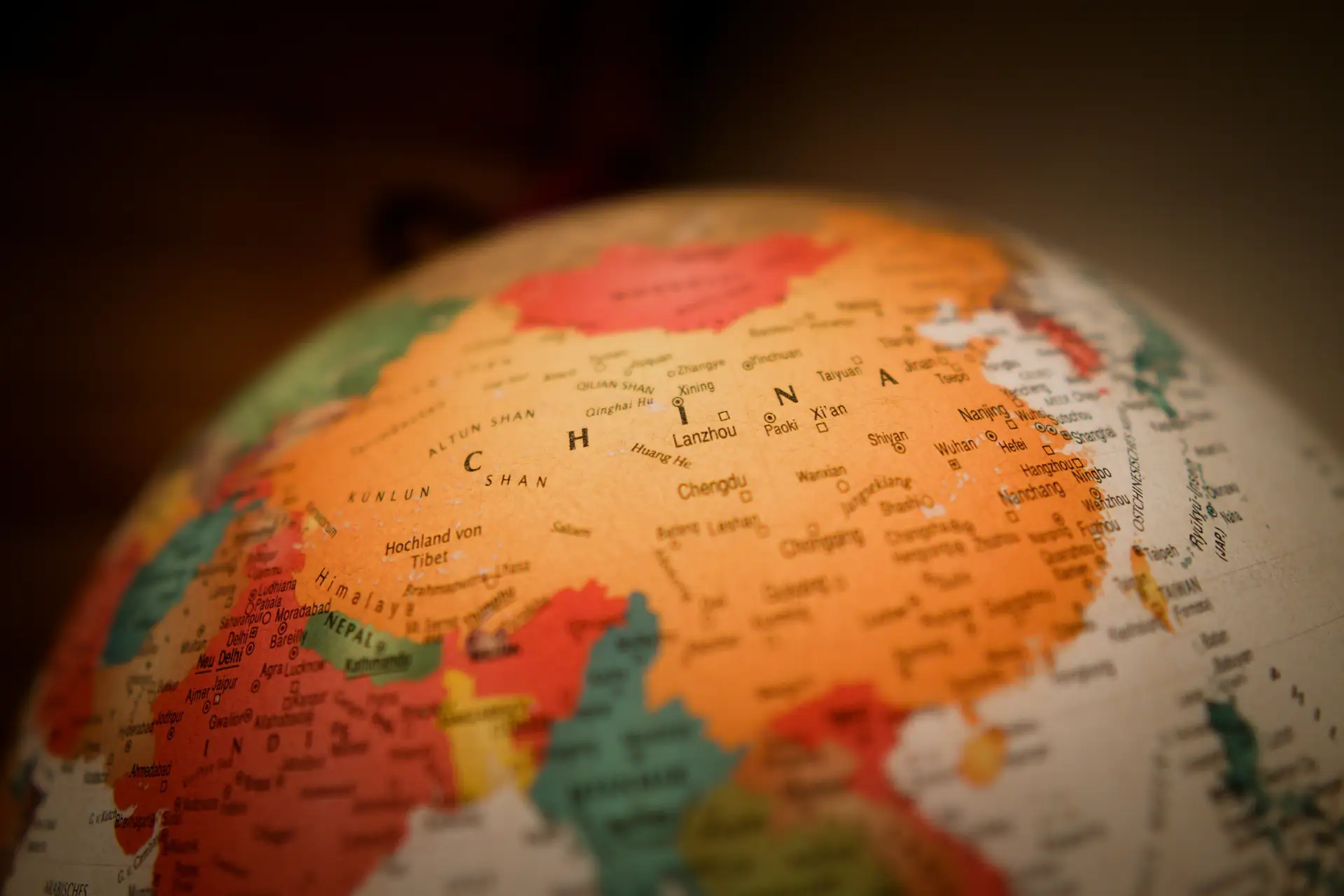 Globus mit Blick auf Asien als Symbol für Expansion in neue Schwellenländer-Märkte